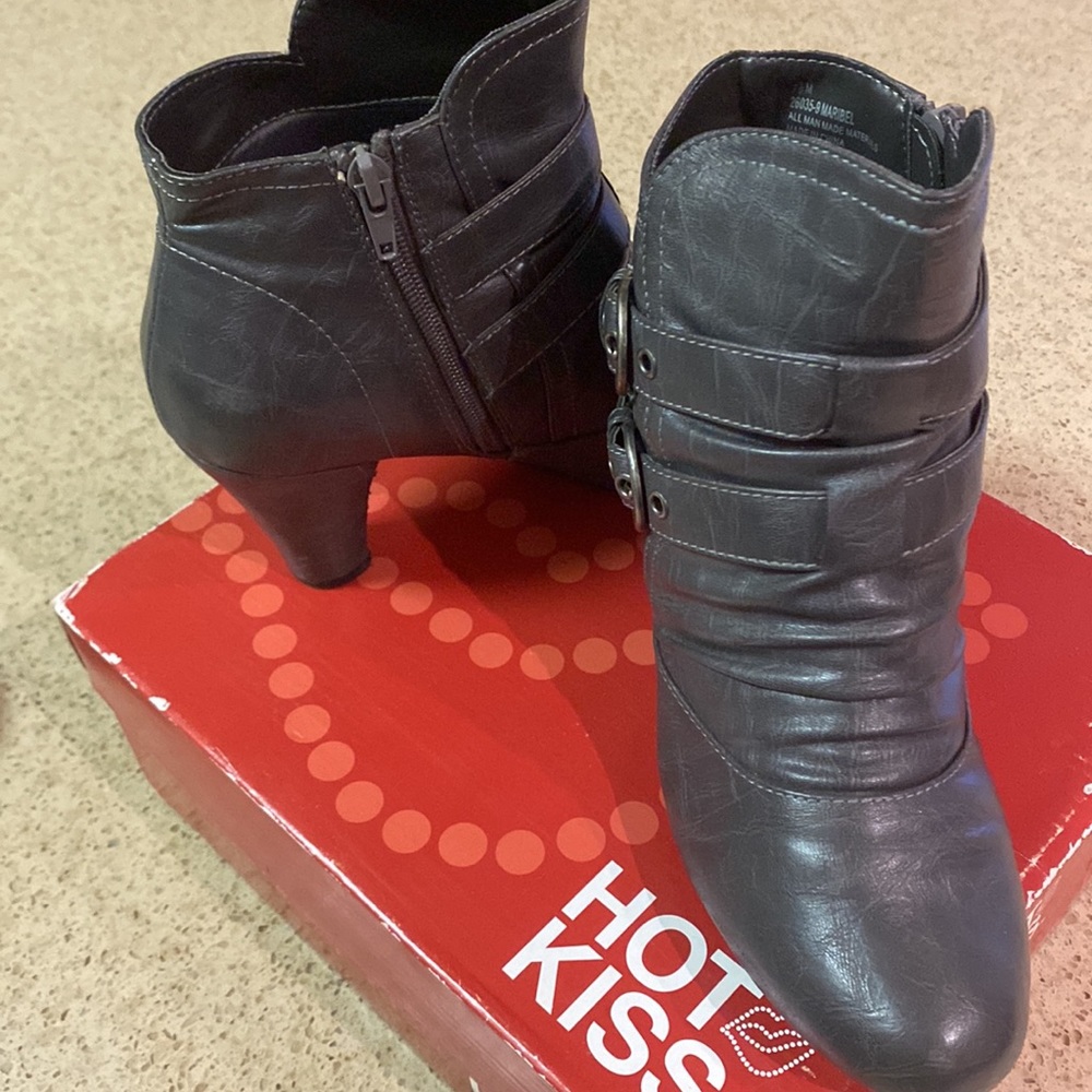 Dark gray hot kiss ankle boots. Size 7 1/2 gently worn.